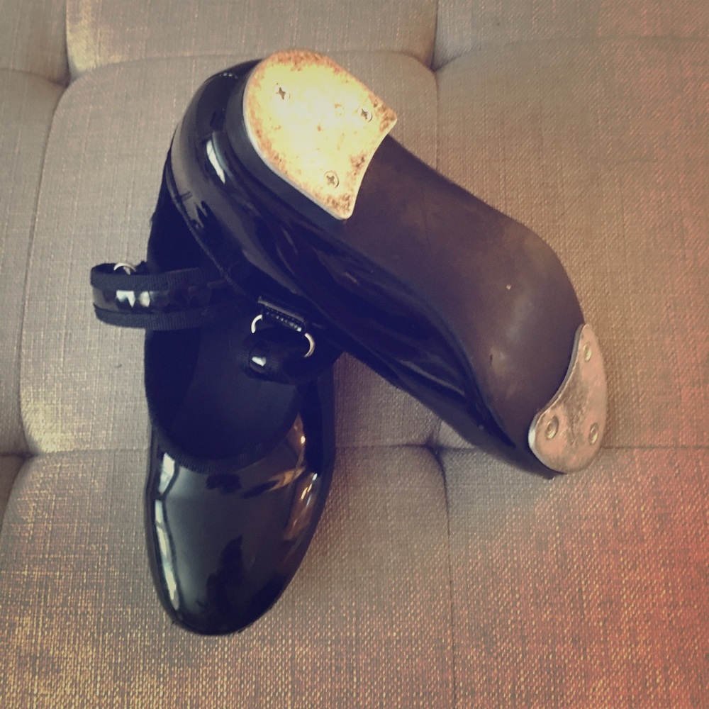 Girls black tap shoes